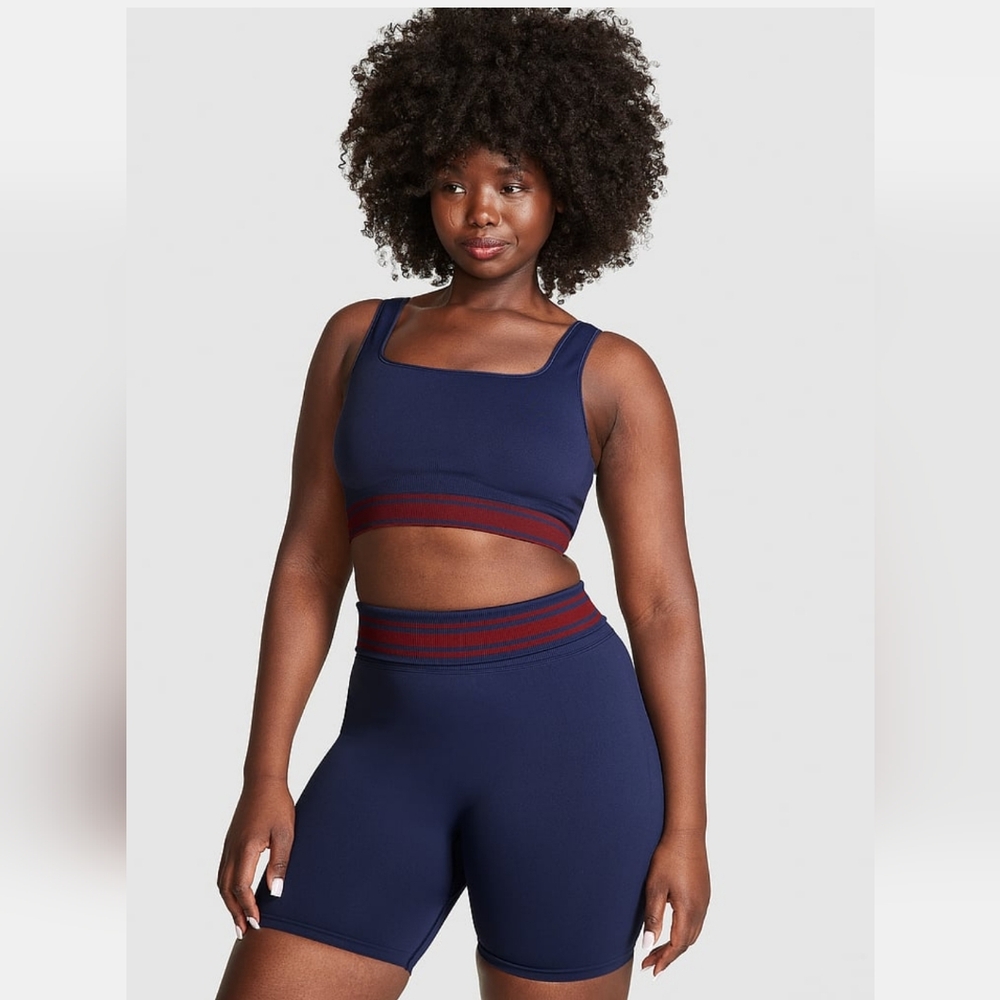 PINK FLIP IT SEAMLESS Reversible sports bra and PINK FLIP IT SEAMLESS BIKER shor